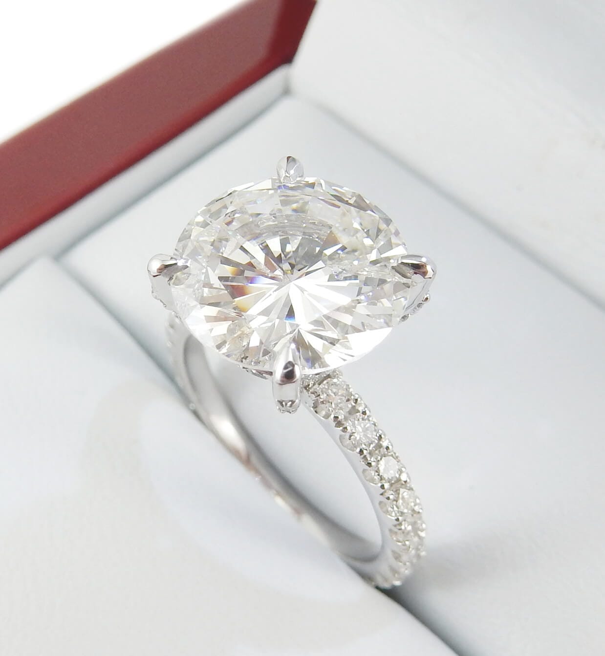 19K White Gold 3.90ct Round Brilliant Solitaire Diamond Engagement Ring