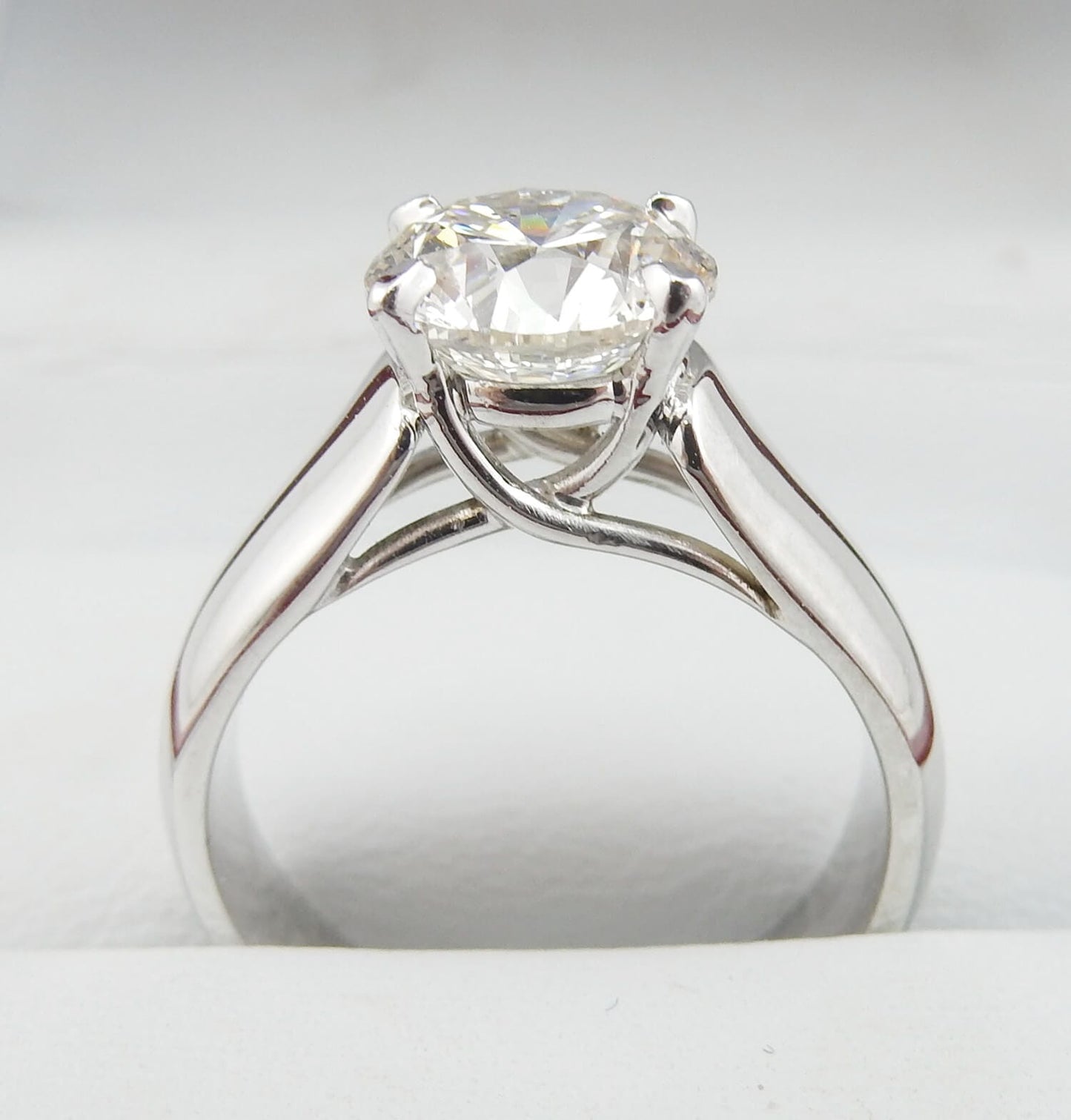 18K White Gold 2.05 CTW  Round Diamond Solitaire Engagement Ring