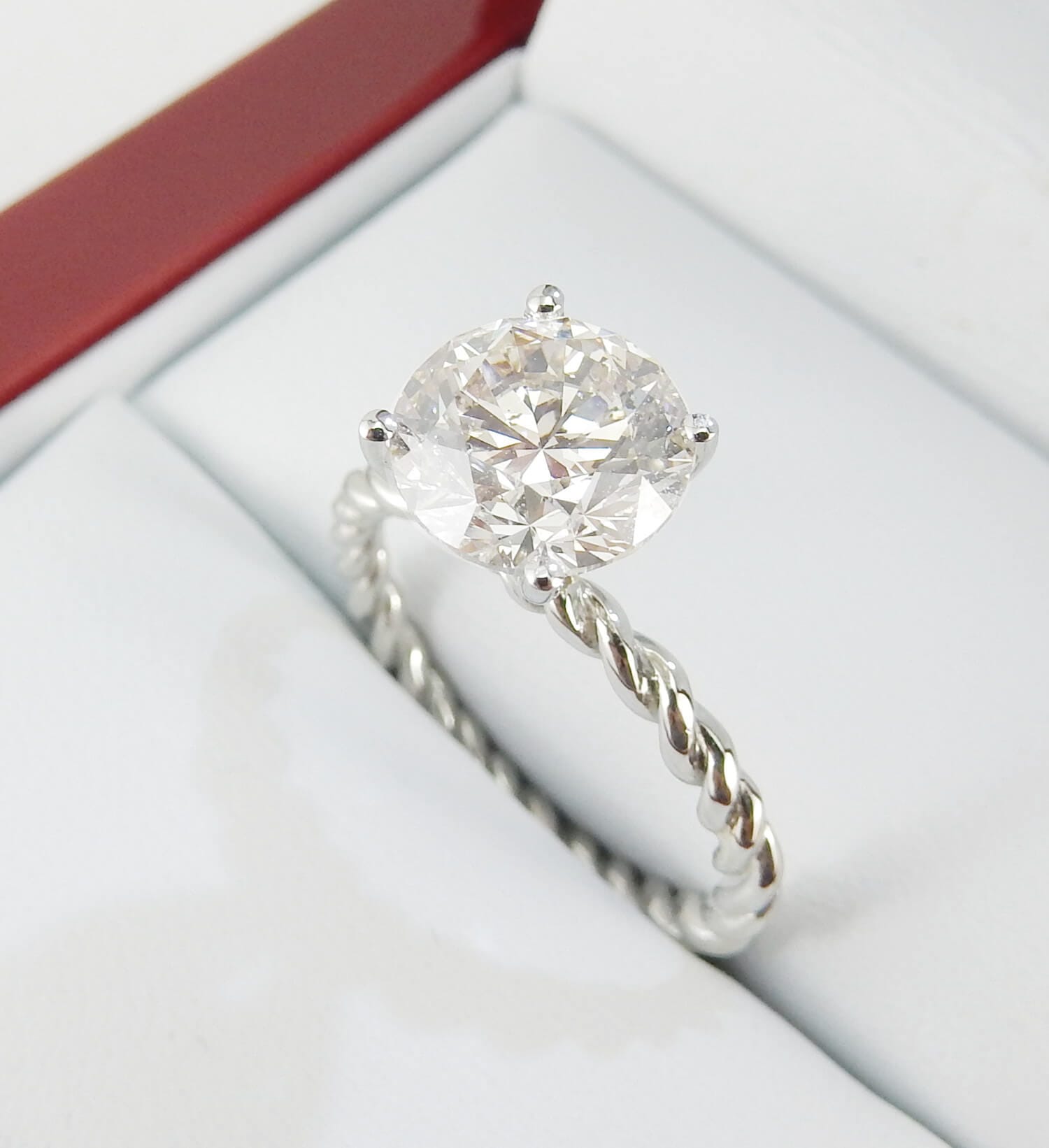 Perché | Rope Twist Engagement Ring 18 Karat. White Gold | B-Gem