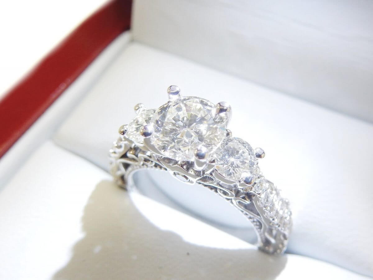 custom diamond engagement ring gl