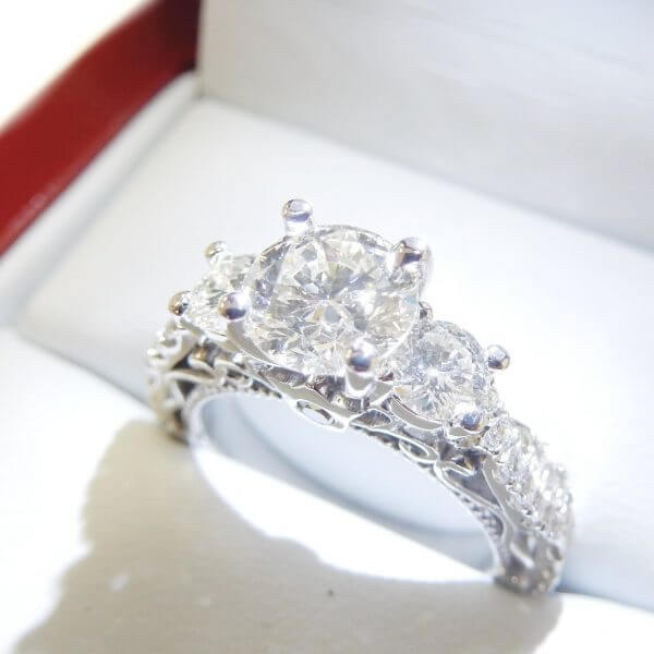custom diamond engagement ring gl