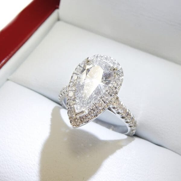 Pear diamond halo