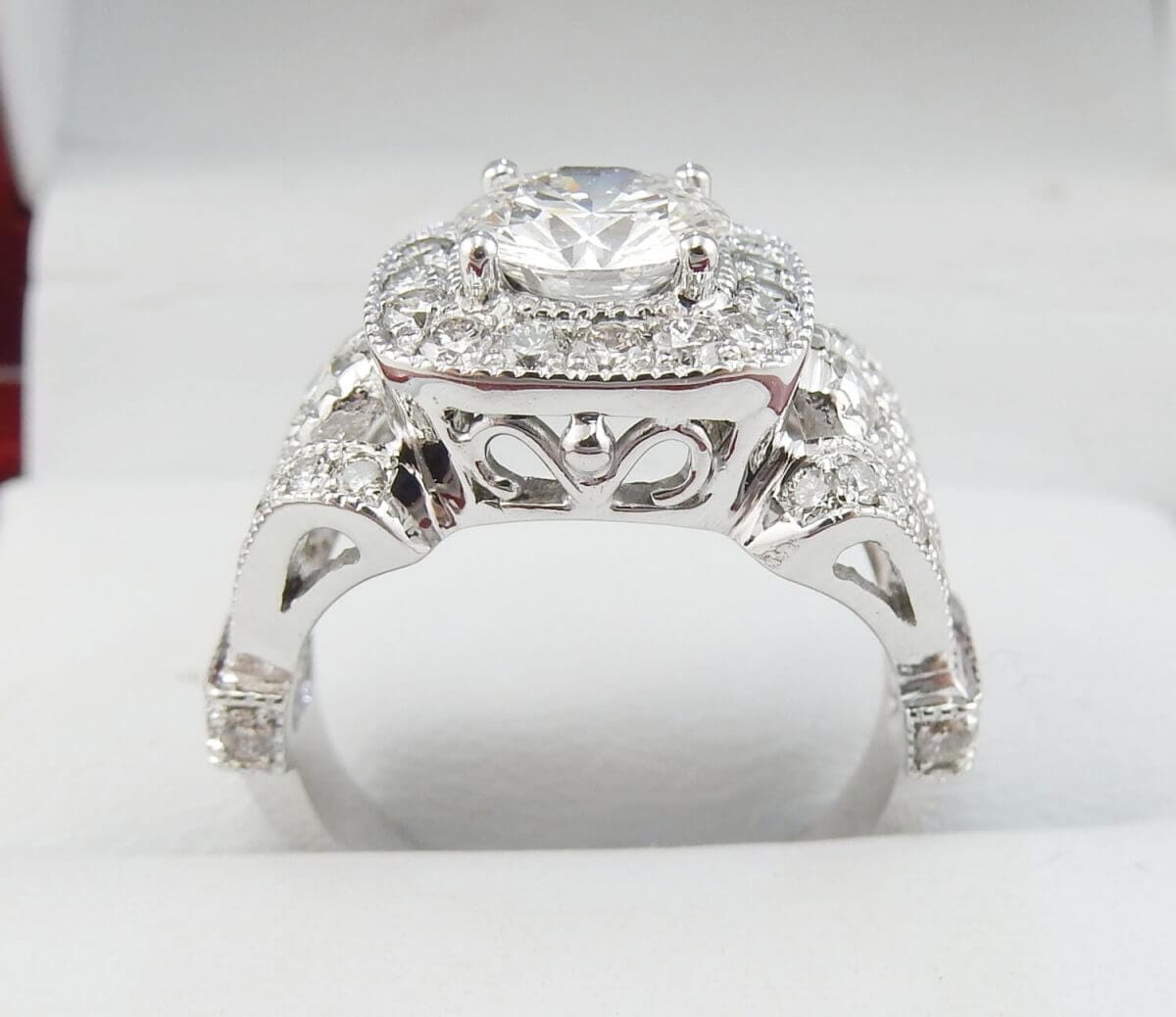 1.02ct-Diamond-Halo-Engagement-Ring-GIA-IGI-DiamondNet.ca