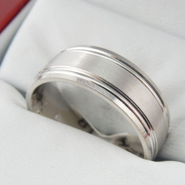 8mm Rect Comfort Fit Engraved Wedding Band