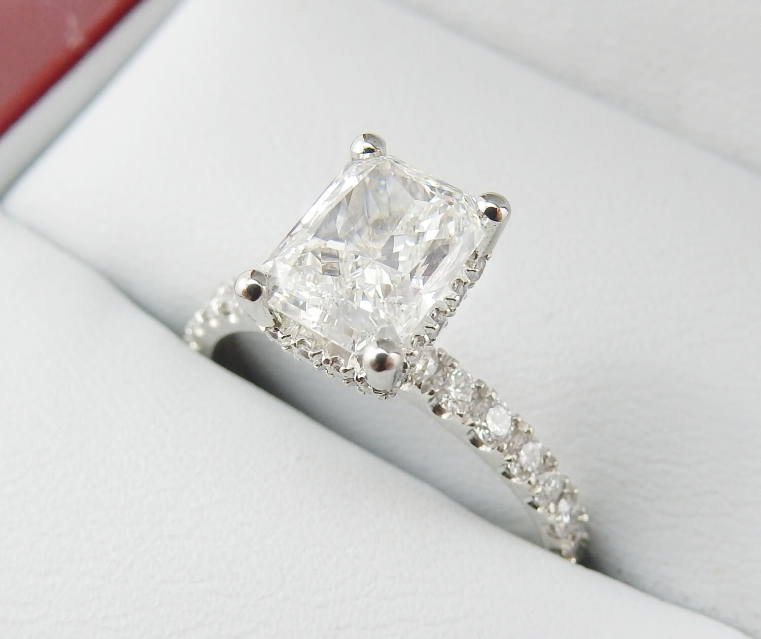 Radiant Cut Engagement Ring Style#4279 - DiamondNet