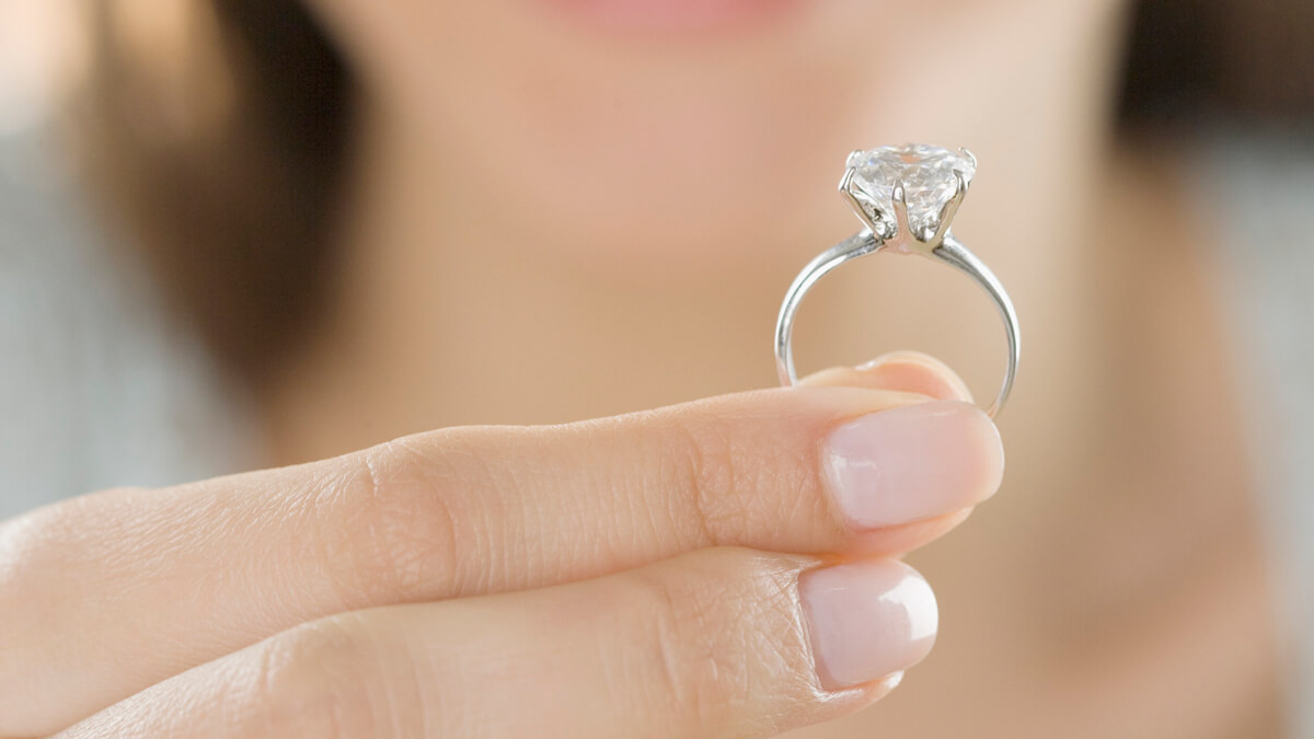 Some solutions if she doesn't like your engagement ring