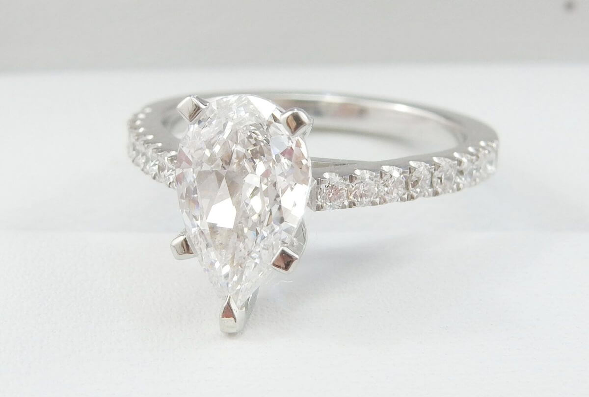 Pearshape-Diamond-GIA-Platinum-Engagement-Ring-DiamondNet.ca