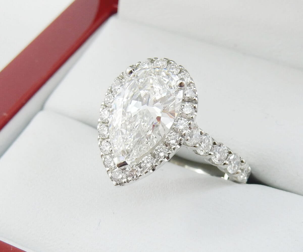 Pear-Diamond-GIA-Halo-Engagement-Ring-DiamondNet.ca