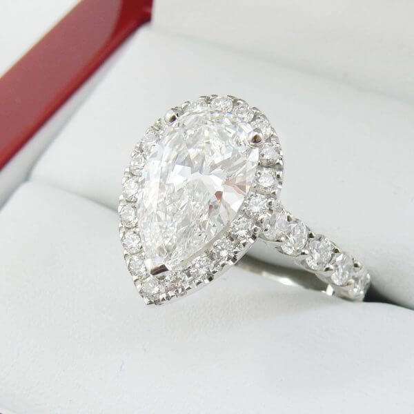 Pear-Diamond-GIA-Halo-Engagement-Ring-DiamondNet.ca