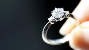 Tricks to make your diamond look bigger