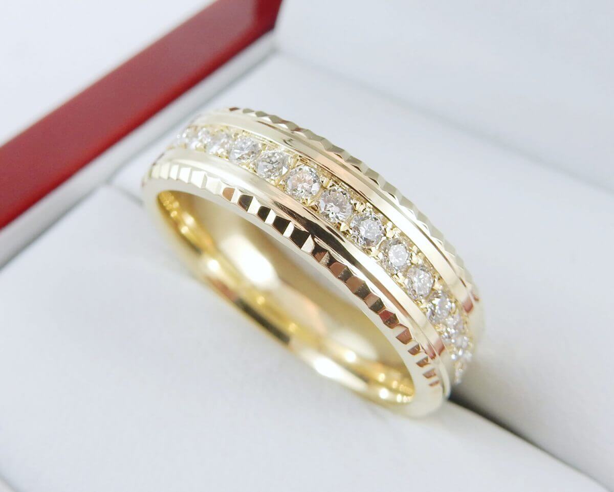 Fluted-Bezel-Style-Mans-Diamond-Wedding-Band-Yellow-Gold-DiamondNet.ca