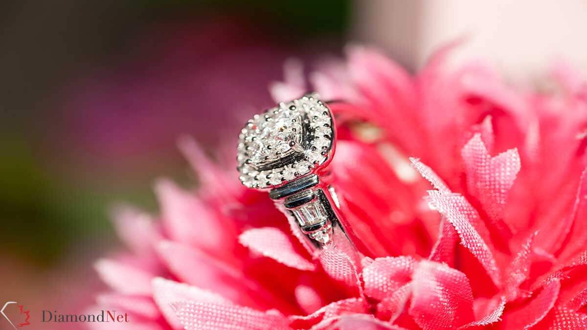 Have you heard about Statement Engagement Rings?!
