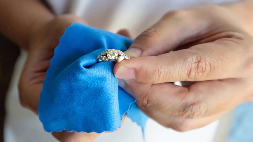 Two weeks to eliminate daily pollution of diamond ring