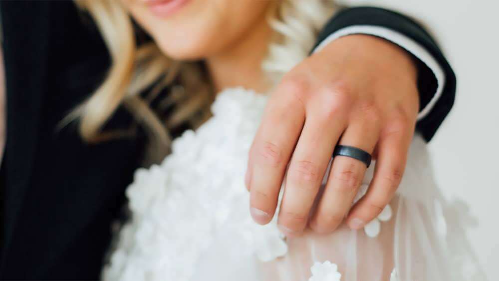 What does a black wedding ring mean