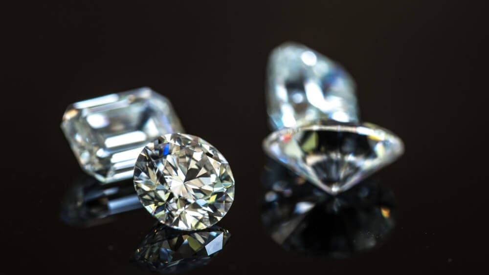 Difference between Moissanite and diamonds