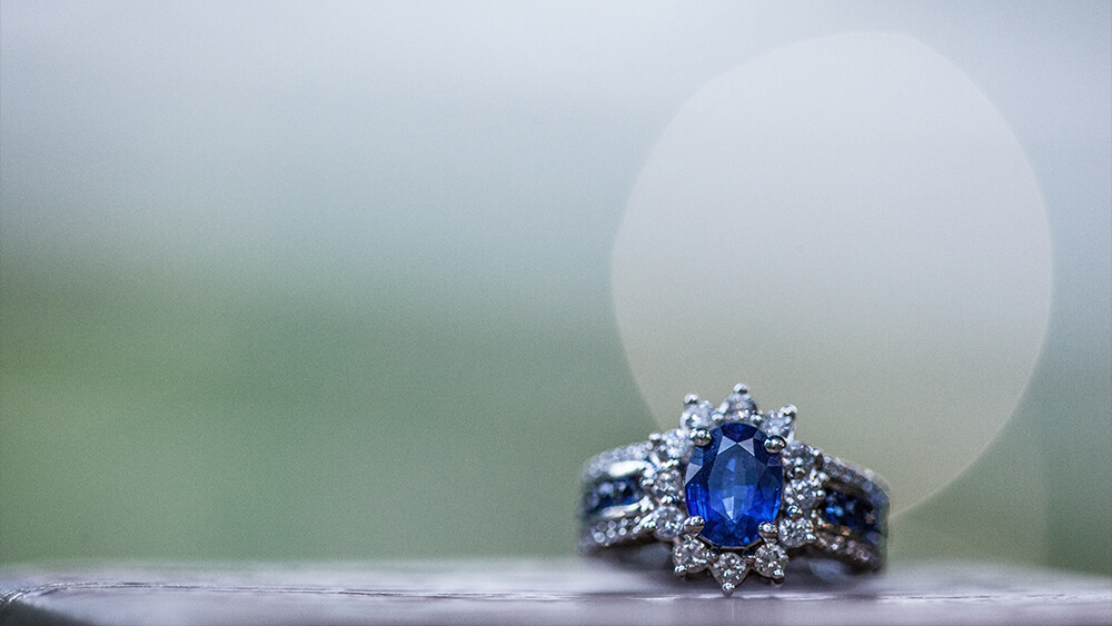 Sapphire diamond ring