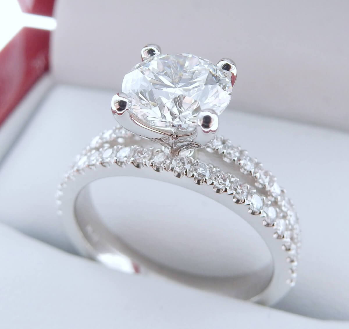 1.5ct-Round-Brilliant-GIA-Platinum-Engagement-Ring-DiamondNet.ca
