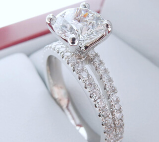 beautiful diamond engagement-ring