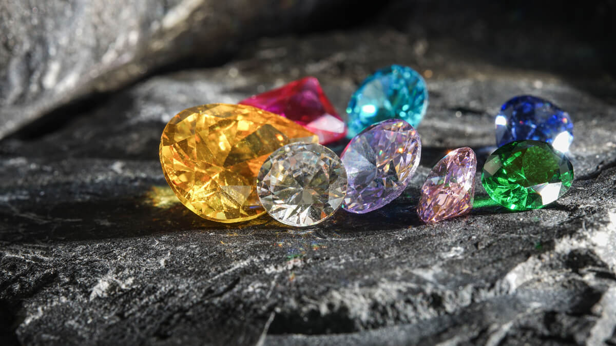 The world of colored diamonds - DiamondNet