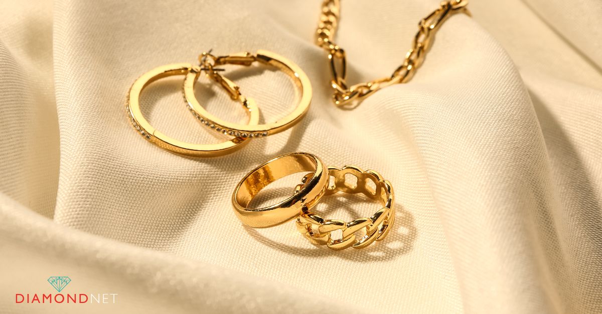 A gold heart bracelet representing a romantic Valentine's Day jewellery gift