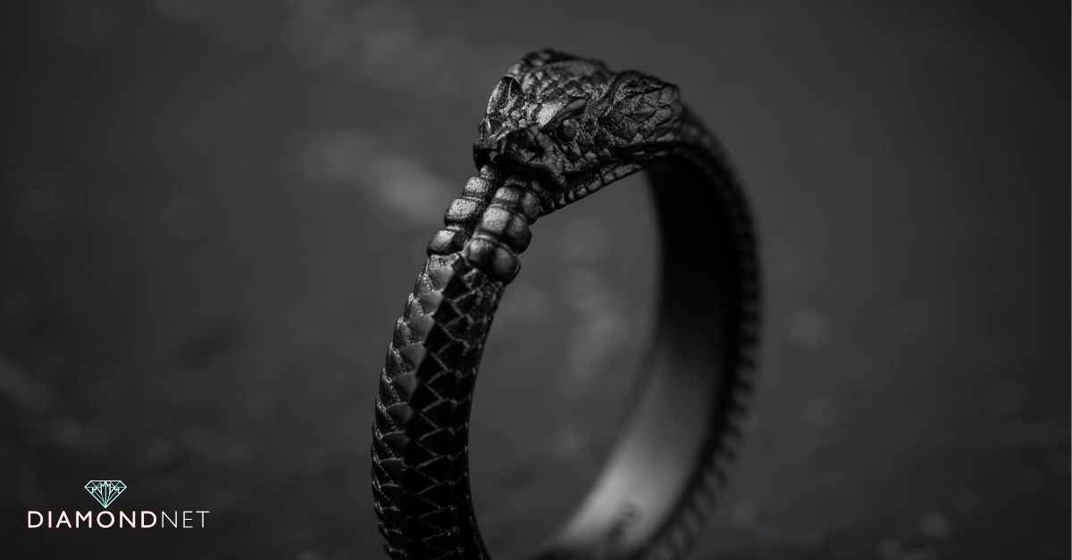 How textured metal designs add detail to nature-inspired rings